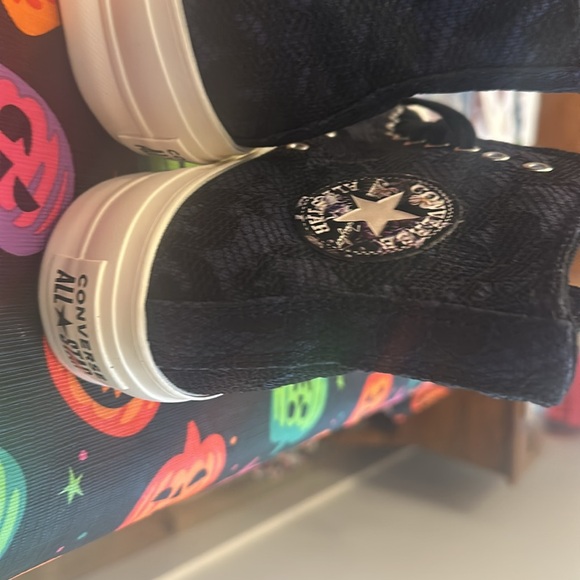 Converse Chuck Taylor All Star High Top Sneaker black floral lace over navy - Picture 5 of 9